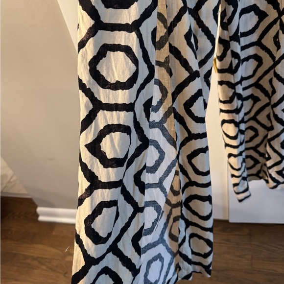 Stylish Black and White Wide Leg Pants - Picture 2 of 4